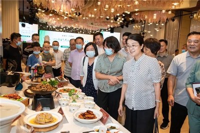 第一屆“池州原生態美食名廚”職業技能大賽成功舉辦 原生態徽菜的新篇章